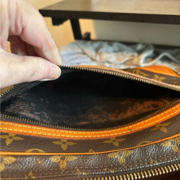 Authentic Vintage Louis Vuitton Monogram Marly Dragonne Clutch – Good Condition - Picture 13 of 15